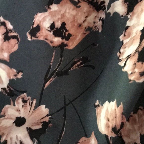 floral skirt - Picture 2 of 3